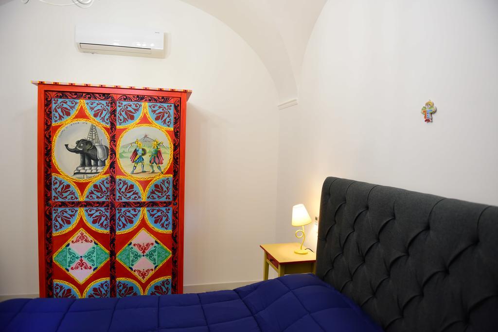 카타니아 Palazzo Clarenza Di San Domenico 빌라 외부 사진